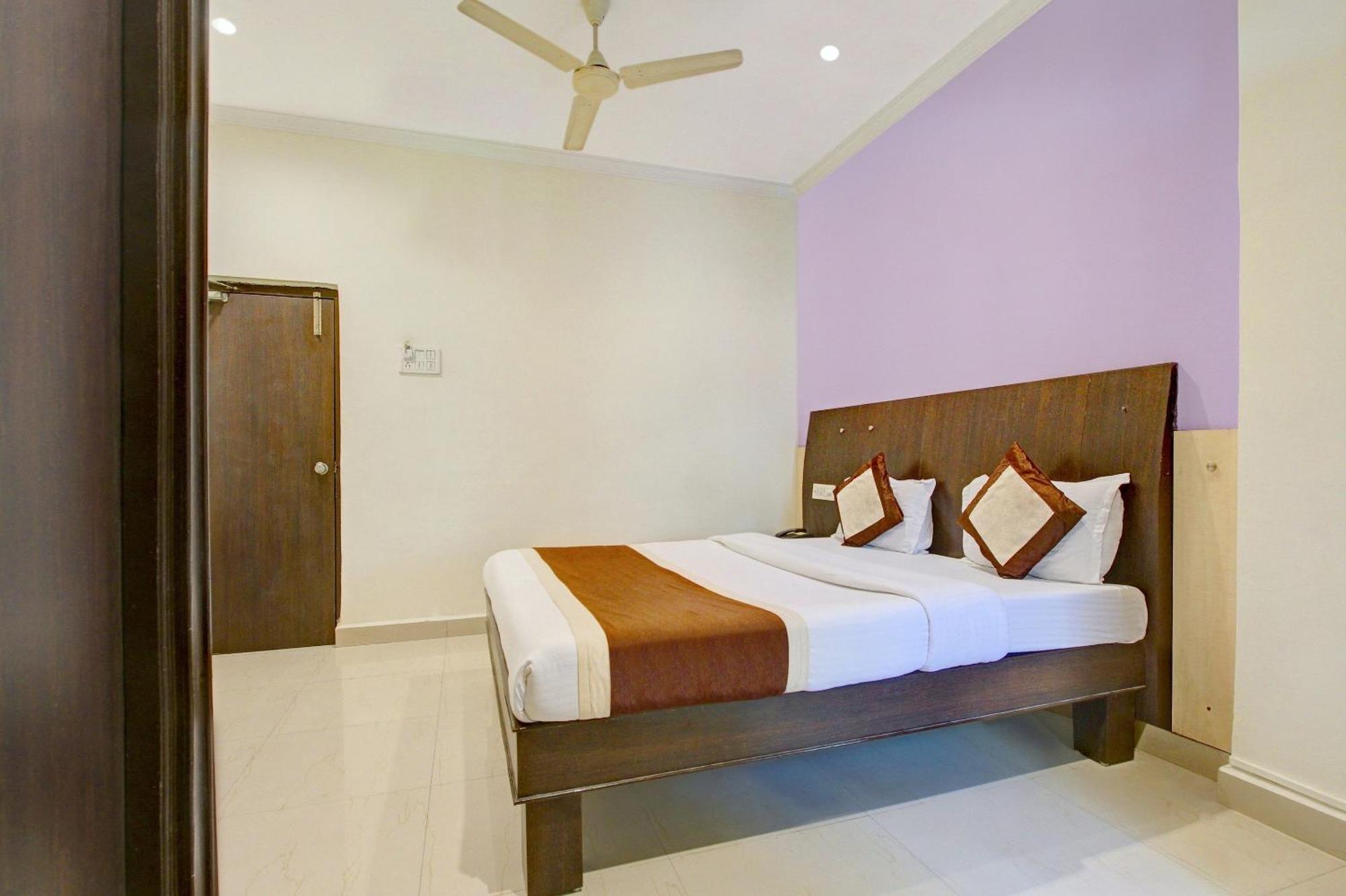 Super Collection O Alekhya Residency Hotel Haiderabad Buitenkant foto