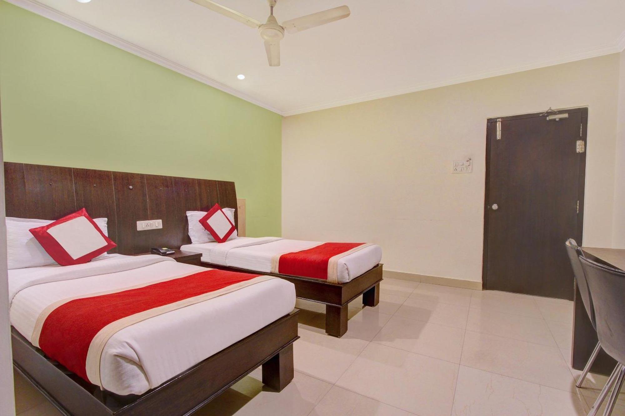 Super Collection O Alekhya Residency Hotel Haiderabad Buitenkant foto