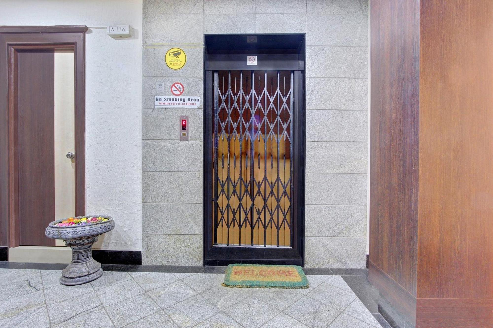 Super Collection O Alekhya Residency Hotel Haiderabad Buitenkant foto