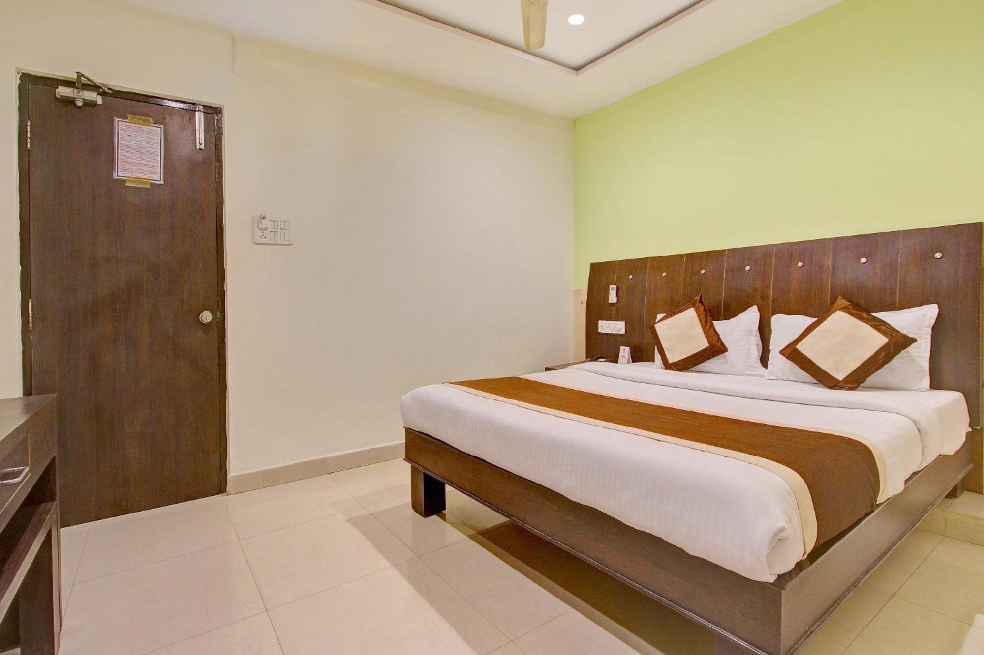 Super Collection O Alekhya Residency Hotel Haiderabad Buitenkant foto